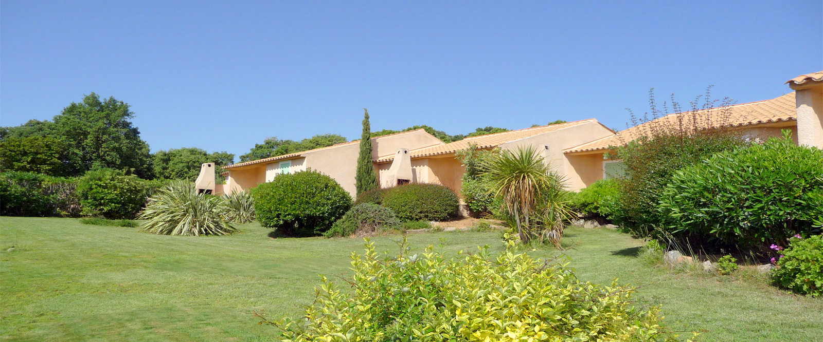 Vue extérieur des villas, le jardin